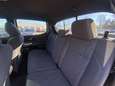 Used 2016 Toyota Tacoma TRD Sport image 22