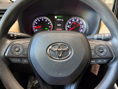 Used 2020 Toyota RAV4 LE w/ Carpet Mat Package FWD image 23