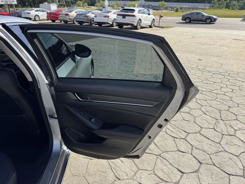 Used 2020 Honda Accord Touring image 16