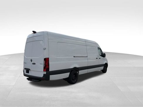 Used 2025 Mercedes-Benz Sprinter 3500 image 5