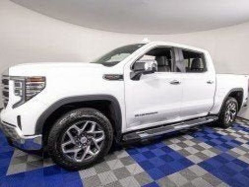 Used 2023 GMC Sierra 1500 SLT w/ SLT Premium Package image 11