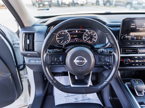 Used 2023 Nissan Pathfinder SL w/ Lighting Package (N92) image 45