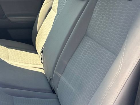 Used 2019 Toyota Tacoma SR5 AWD/4WD image 7