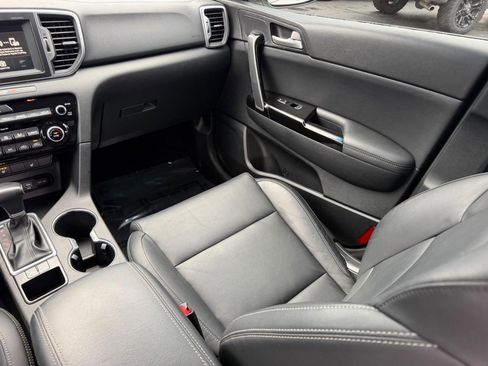 Used 2018 Kia Sportage EX image 17