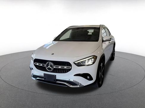 Used 2025 Mercedes-Benz GLA 250 4MATIC image 6