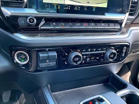 Used 2023 Chevrolet Silverado 1500 RST w/ Redline Edition AWD/4WD image 27