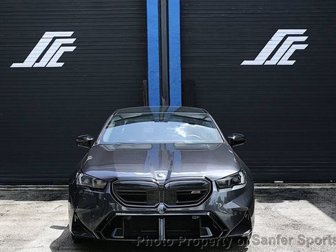 Used 2025 BMW M5 AWD/4WD image 9