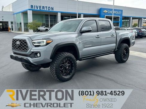 Used 2020 Toyota Tacoma TRD Off-Road w/ Technology Package AWD/4WD image 1