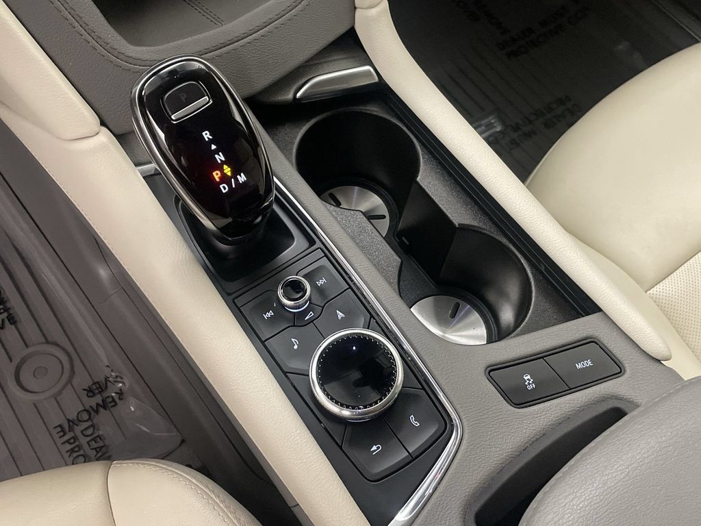 Used 2021 Cadillac XT5 Premium Luxury w/ LPO, Floor Liner Package FWD image 10