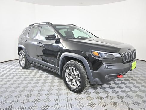 Used 2022 Jeep Cherokee Trailhawk image 9