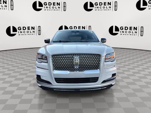 Used 2022 Lincoln Navigator Reserve AWD/4WD image 3