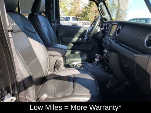 Used 2022 Jeep Wrangler Unlimited Sahara w/ Cold Weather Group AWD/4WD image 9