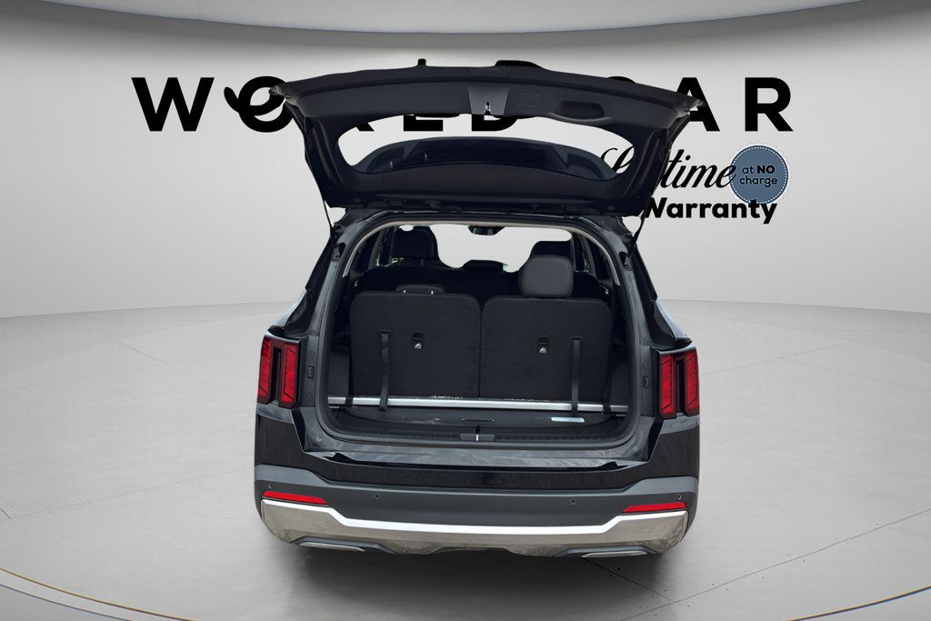 Used 2024 Kia Sorento S w/ Panoramic Sunroof Package AWD/4WD image 9