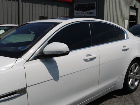Used 2018 Jaguar XE Prestige RWD image 4
