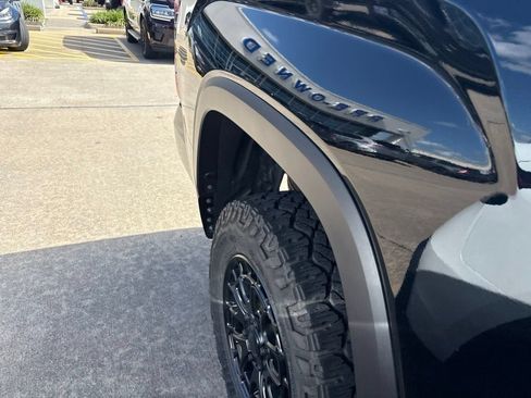Used 2025 Toyota Tundra SR5 AWD/4WD image 9