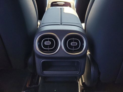 Certified 2025 Mercedes-Benz GLC 300 4MATIC image 15