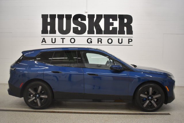 Used 2024 BMW iX xDrive50 w/ Sport Package AWD/4WD image 2