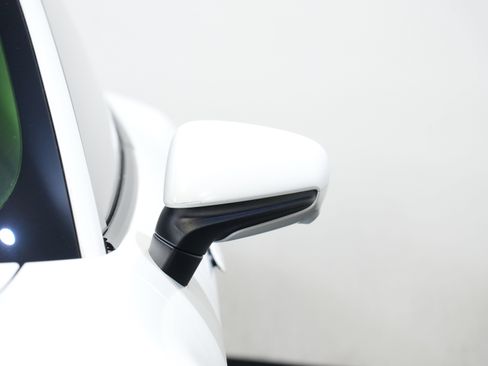 Used 2020 Porsche Taycan AWD/4WD image 11
