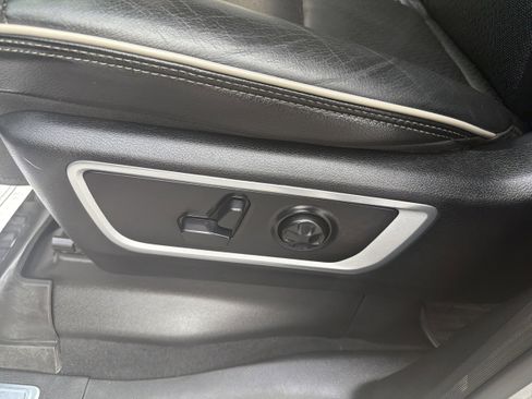 Used 2019 RAM 1500 Laramie image 14