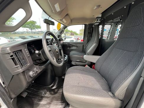 Used 2025 Chevrolet Express 2500 w/ Driver Convenience Package RWD image 17