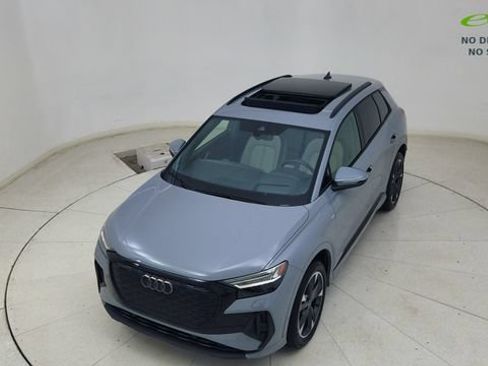 Used 2024 Audi Q4 e-tron Prestige AWD/4WD image 77