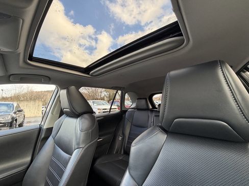 Used 2020 Toyota RAV4 Limited image 30