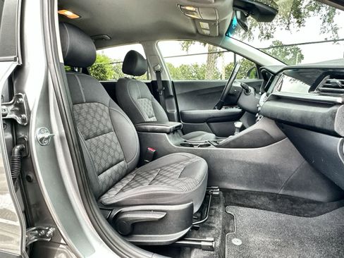 Used 2022 Kia Niro LXS image 21