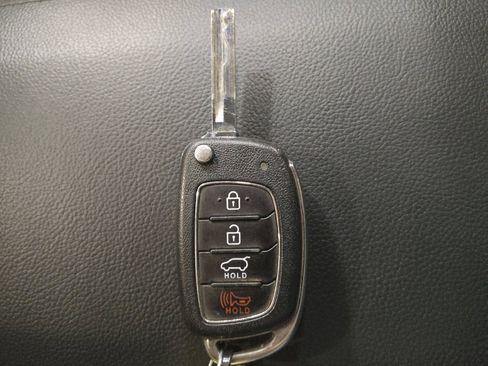 Used 2019 Hyundai Santa Fe XL SE FWD image 32