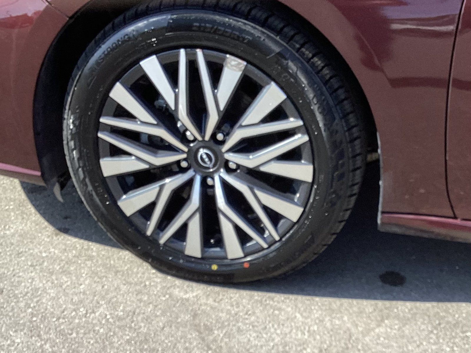 Used 2025 Nissan Altima 2.5 SV FWD image 12