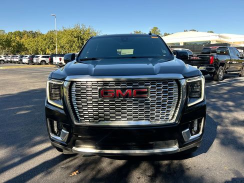 Used 2021 GMC Yukon XL Denali w/ Denali Ultimate Package image 3