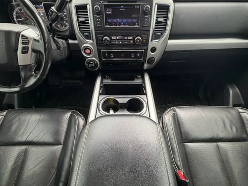 Used 2019 Nissan Titan PRO-4X w/ Pro-4x Convenience Package AWD/4WD image 13