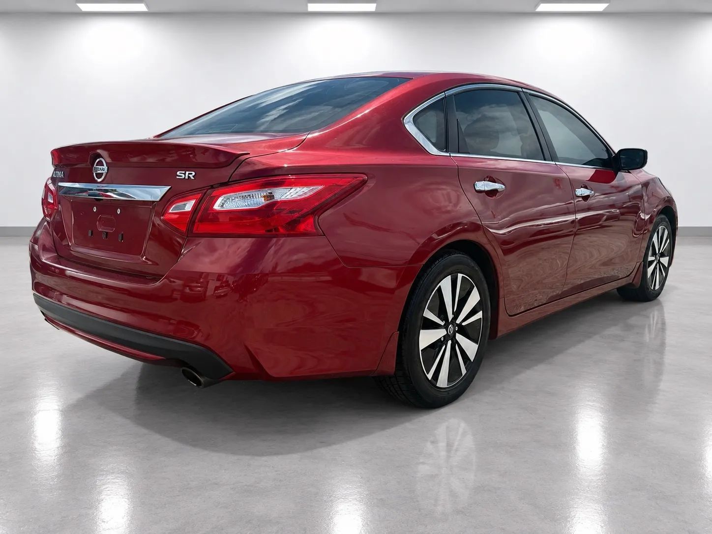 Used 2016 Nissan Altima 2.5 SR FWD image 5