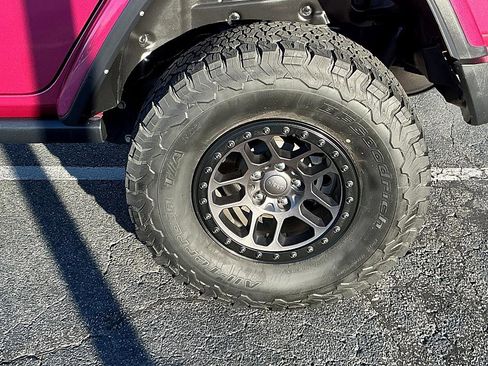 Used 2022 Jeep Wrangler Unlimited Rubicon w/ Xtreme Recon 35" Tire Package image 8