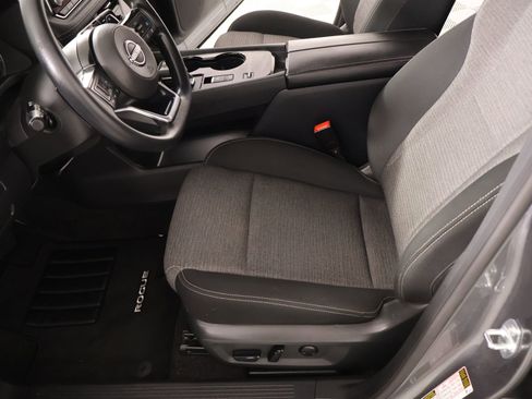 Used 2023 Nissan Rogue SV FWD image 10