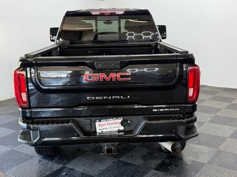 Used 2022 GMC Sierra 3500 Denali w/ Denali Black Diamond Edition AWD/4WD image 9