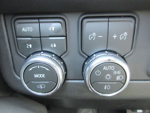 New 2026 GMC Yukon AT4 Ultimate image 17