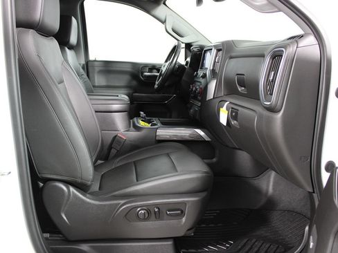 Used 2020 Chevrolet Silverado 1500 LTZ w/ LTZ Premium Package AWD/4WD image 18