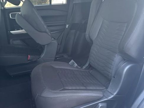 Used 2021 Ford Explorer XLT image 48