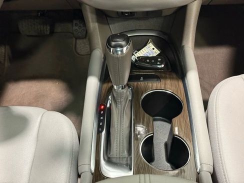 Used 2018 Chevrolet Malibu Premier w/ Premier Sun and Wheel Package FWD image 22