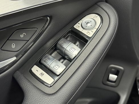 Used 2022 Mercedes-Benz GLC 300 image 22