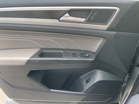 Used 2023 Volkswagen Atlas SE w/ Panoramic Sunroof Package image 27