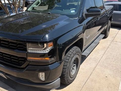 Used 2018 Chevrolet Silverado 1500 LT w/ Texas Edition RWD image 3