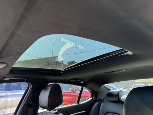 Used 2024 Genesis G70 3.3T Advanced w/ Sport Prestige Package image 18