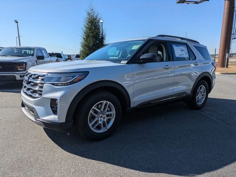 New 2026 Ford Explorer Active w/ Active Comfort Package image 8