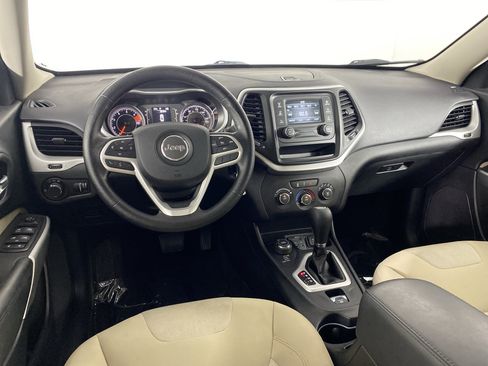 Used 2017 Jeep Cherokee Sport AWD/4WD image 32