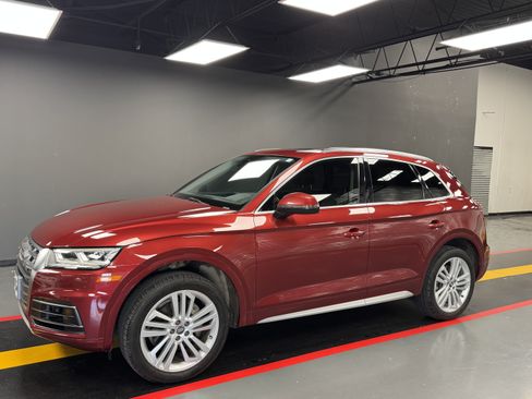 Used 2018 Audi Q5 2.0T Premium Plus w/ Premium Plus Package AWD/4WD image 2