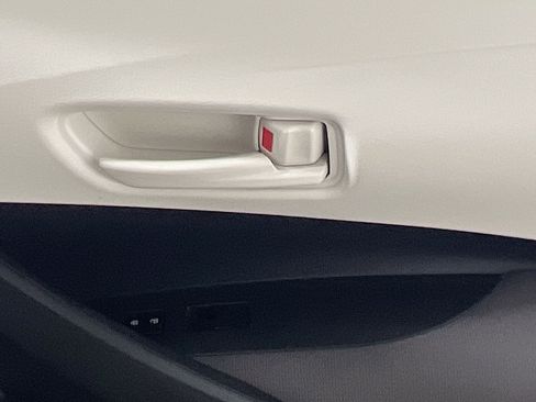 Used 2023 Toyota Corolla LE image 31