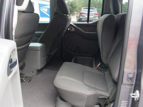 Used 2019 Nissan Frontier Desert Runner RWD image 14