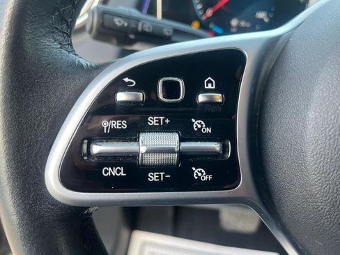 Used 2020 Mercedes-Benz GLB 250 GLB 250 4MATIC w/ Premium Package image 25