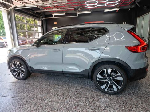 Used 2024 Volvo XC40 B5 Plus w/ Protection Package Premier AWD/4WD image 2